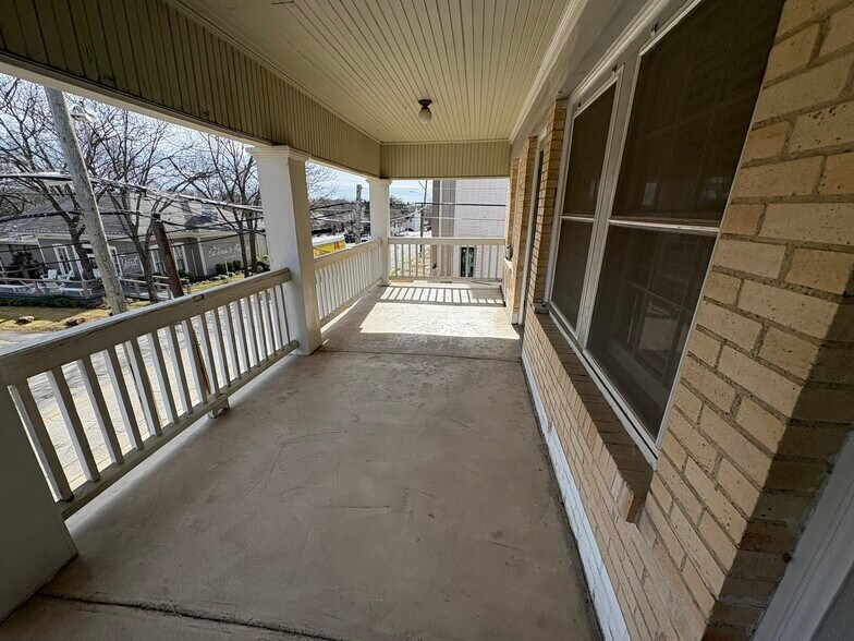 More Photos Of 106 S Church St, McKinney Loft Creative Space For Lease