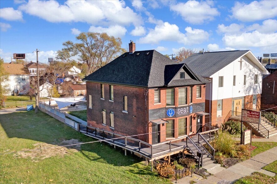 Primary Photo Of 7436 Oakland St, Detroit Apartments For Sale