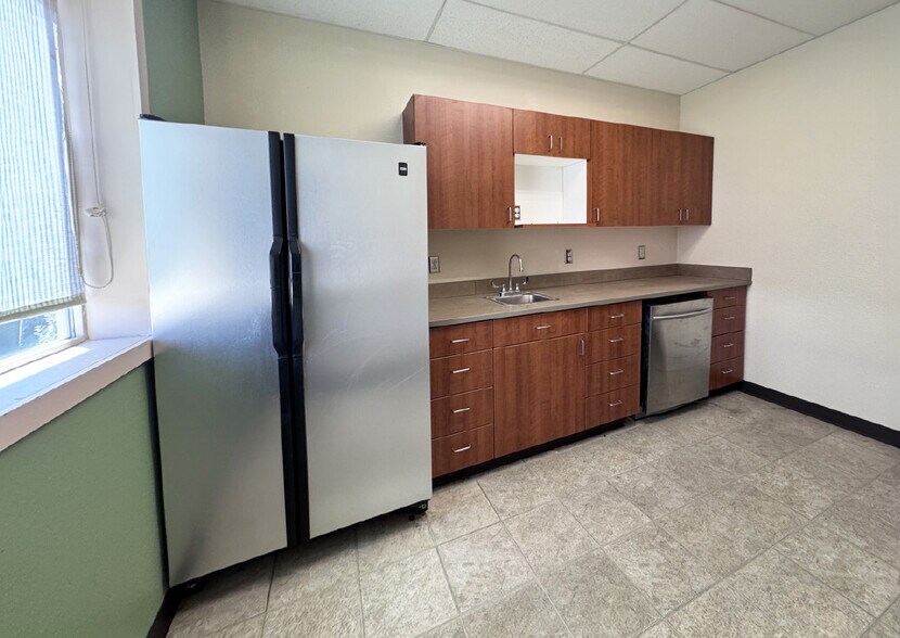 More Photos Of 5 Camino Karsten, Algodones General Retail For Lease