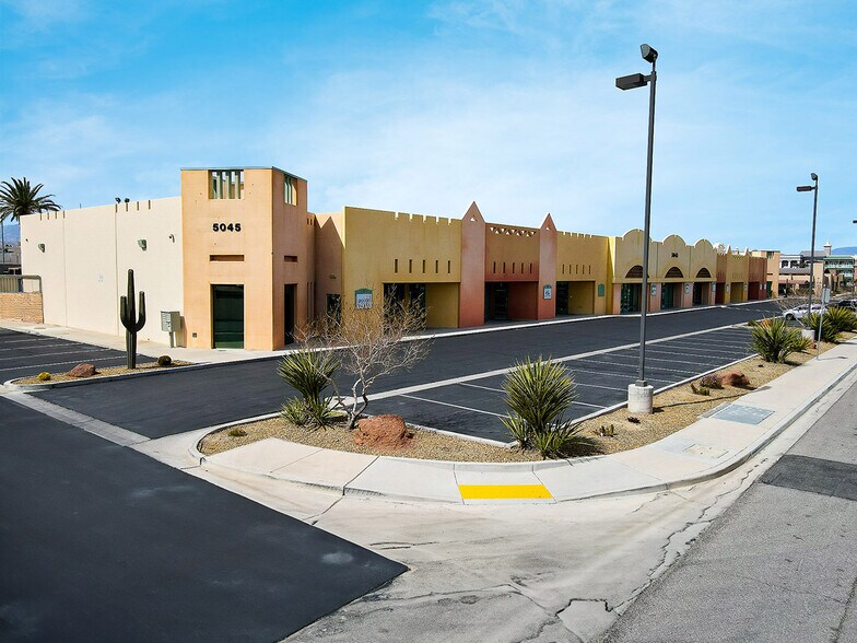 More Photos Of 5045 Rogers St, Las Vegas Showroom For Lease