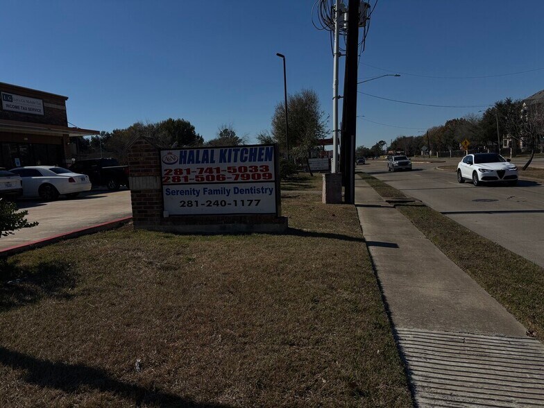 More Photos Of 12923 W Bellfort Blvd, Sugar Land Storefront Retail Office For Sale