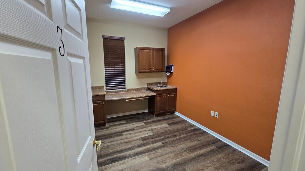 More Photos Of 2649 Windguard Cir, Zephyrhills Medical For Lease