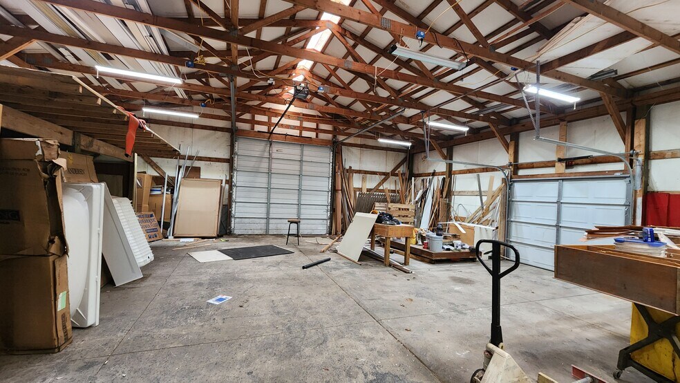 More Photos Of 1629 W 18th St, Anderson Warehouse For Sale