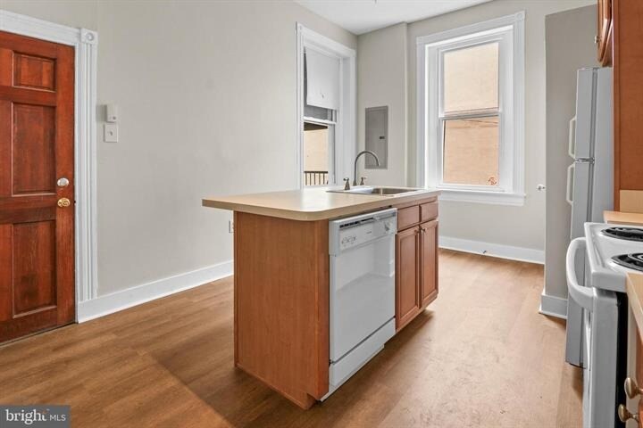 More Photos Of 2112 Fleet St, Baltimore Bar For Sale