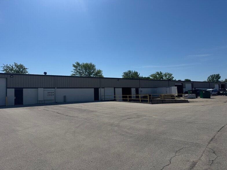 More Photos Of W182S8335 Racine Ave, Muskego Manufacturing For Lease