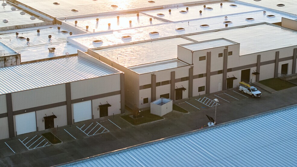 More Photos Of 6240 E 15th St, Tulsa Unknown For Lease