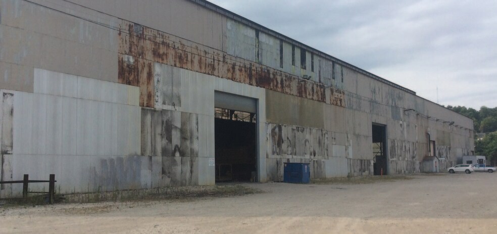 More Photos Of 1290 Poland Ave, Youngstown Manufacturing For Lease