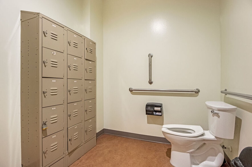More Photos Of 4275 Western Blvd, Jacksonville Medical For Sale