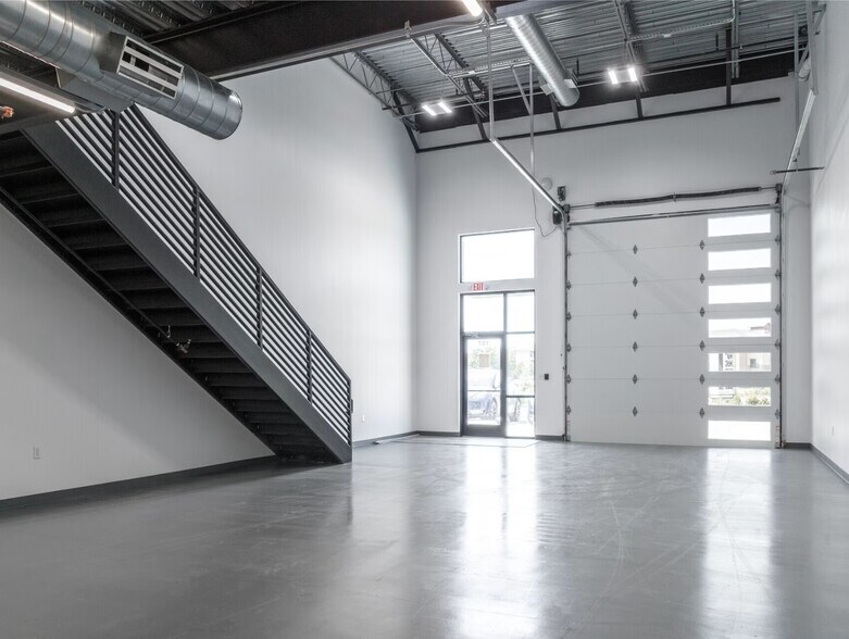 More Photos Of 2601 TX-121, Lewisville Showroom For Lease