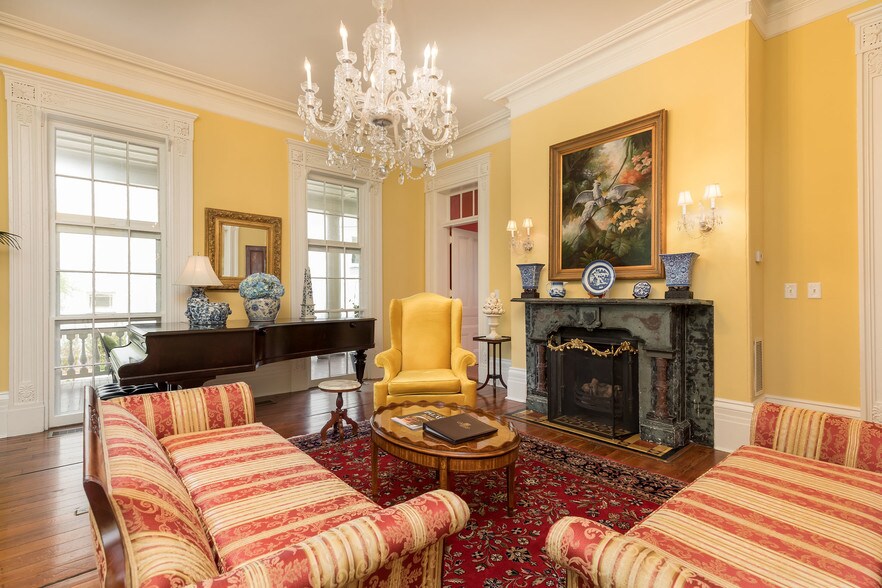 More Photos Of 117 Broad St, Charleston Hotel For Sale