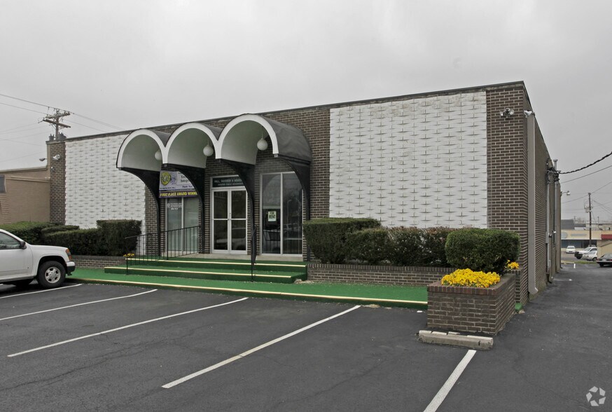 Primary Photo Of 307 N Walnut St, Murfreesboro Office For Sale