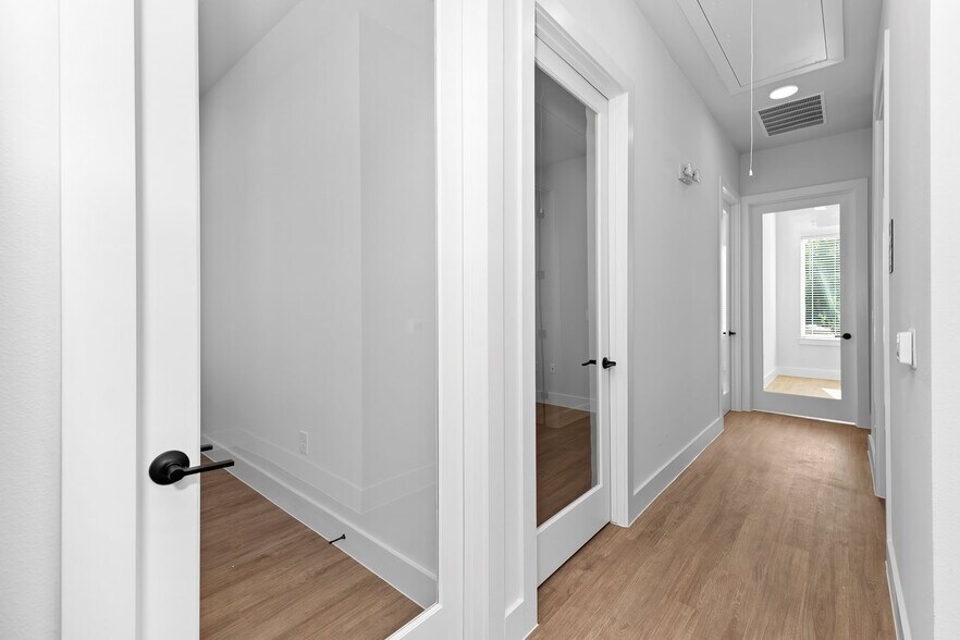 More Photos Of 3835 County Road 175, Round Rock Office For Sale