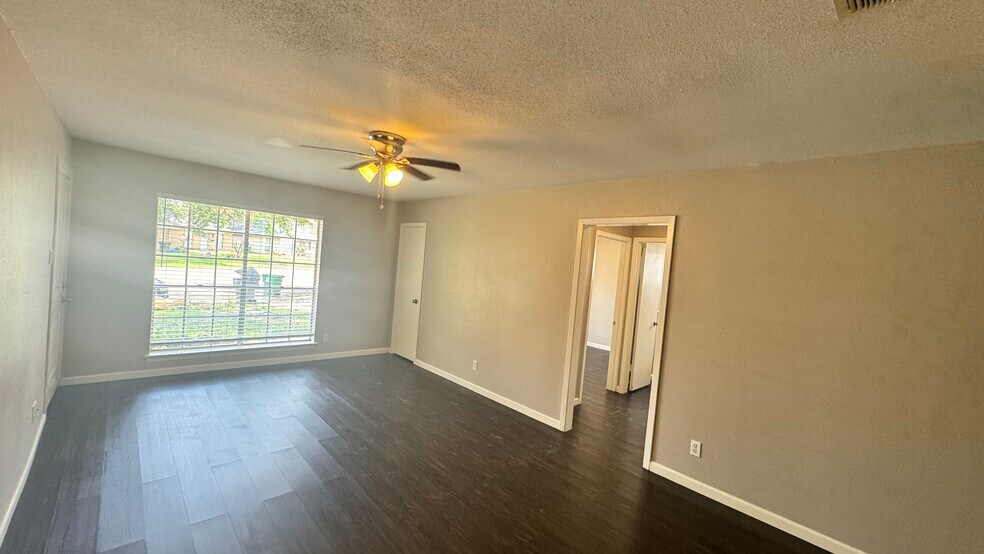 More Photos Of 7315 Housman, Houston Specialty For Sale