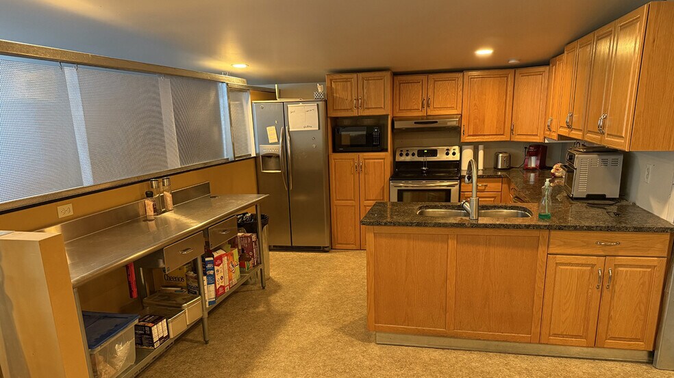 More Photos Of 377 Cameron St, Headingley Warehouse For Sale