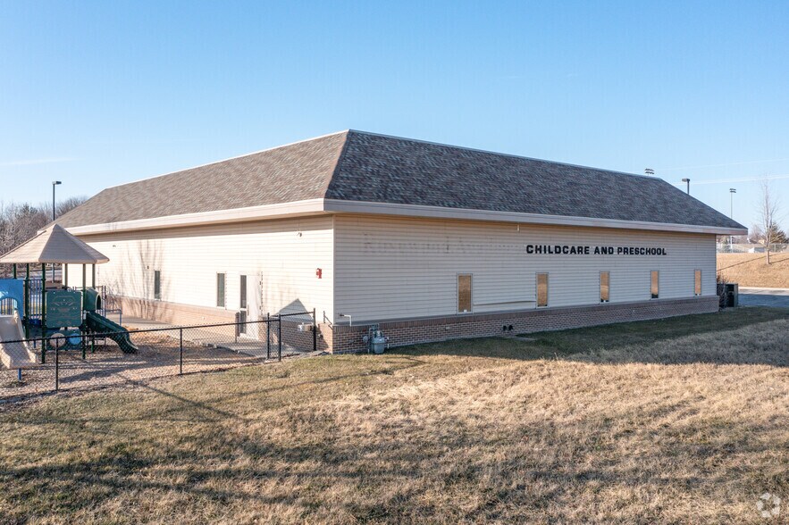 More Photos Of 5225 N 158th Ave, Omaha Daycare Center For Lease