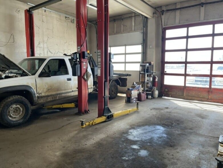 More Photos Of 5003 50 St, Mundare Industrial For Sale