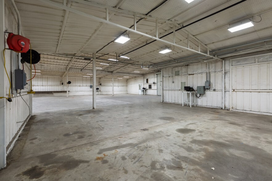 More Photos Of 3100 E Highway 199, Springtown Warehouse For Lease