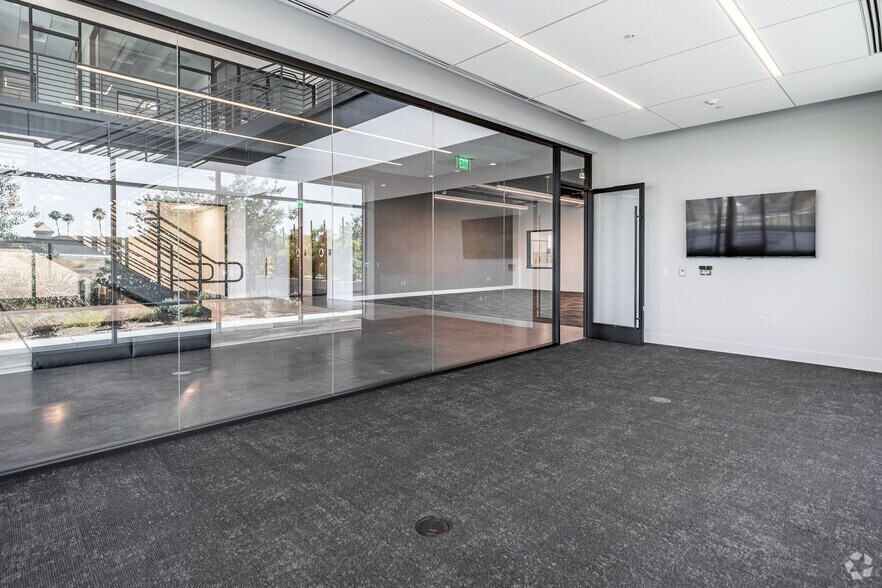 More Photos Of 1500 S Raymond Ave, Fullerton Distribution For Sale