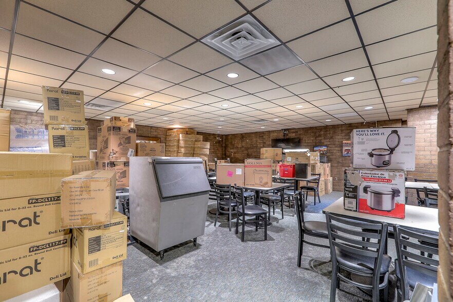 More Photos Of 330 E 135th St, Kansas City Restaurant For Sale