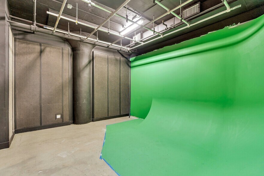 More Photos Of 535-547 W 45th St, New York Loft Creative Space For Lease