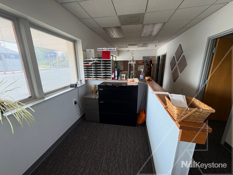More Photos Of 35 S Dwight St, West Lawn Office For Sale