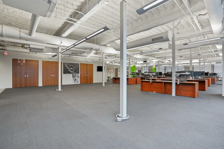 More Photos Of 250 S High St, Columbus Office For Lease