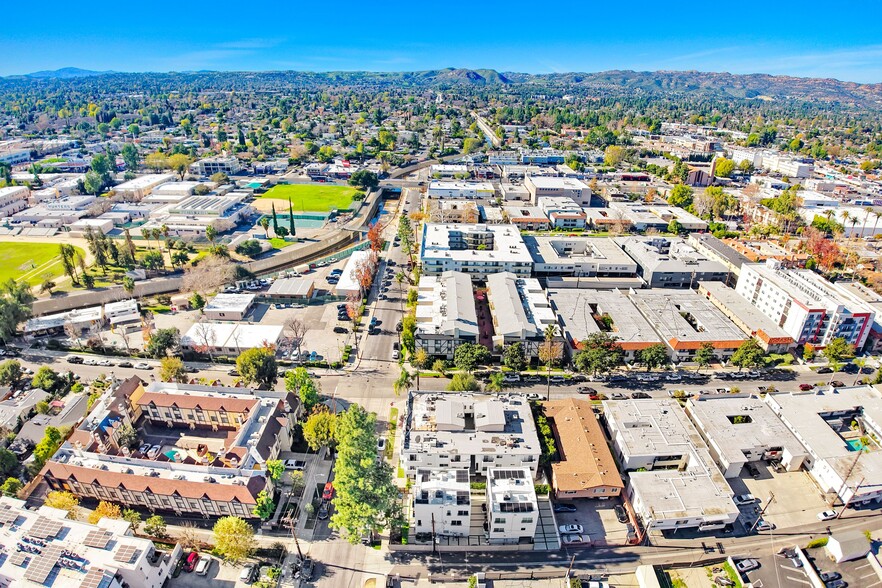 More Photos Of 21719 Hart St, Canoga Park Apartments For Sale