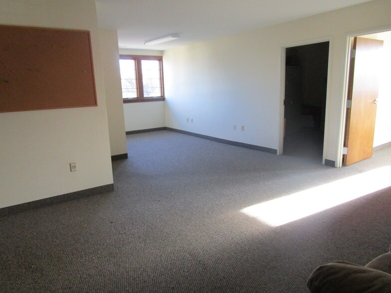More Photos Of 23 Forry St, Newark Office Residential For Lease