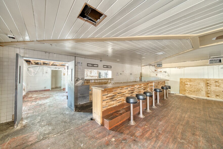 More Photos Of 601 NW 22nd Rd, Fort Lauderdale Restaurant For Sale