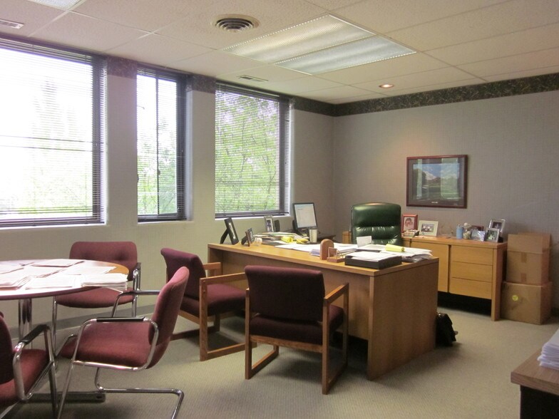 More Photos Of 7056 Corporate Way, Dayton Office For Lease