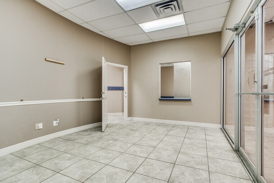 More Photos Of 605-607 6th St N, Texas City Restaurant For Sale