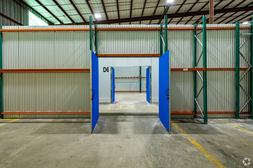 More Photos Of 5806 N 53rd St, Tampa Distribution For Lease