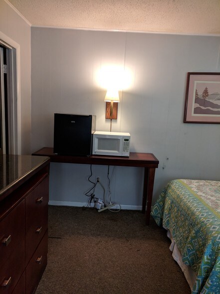 More Photos Of 699 Centerville Hwy, Hohenwald Hotel For Sale