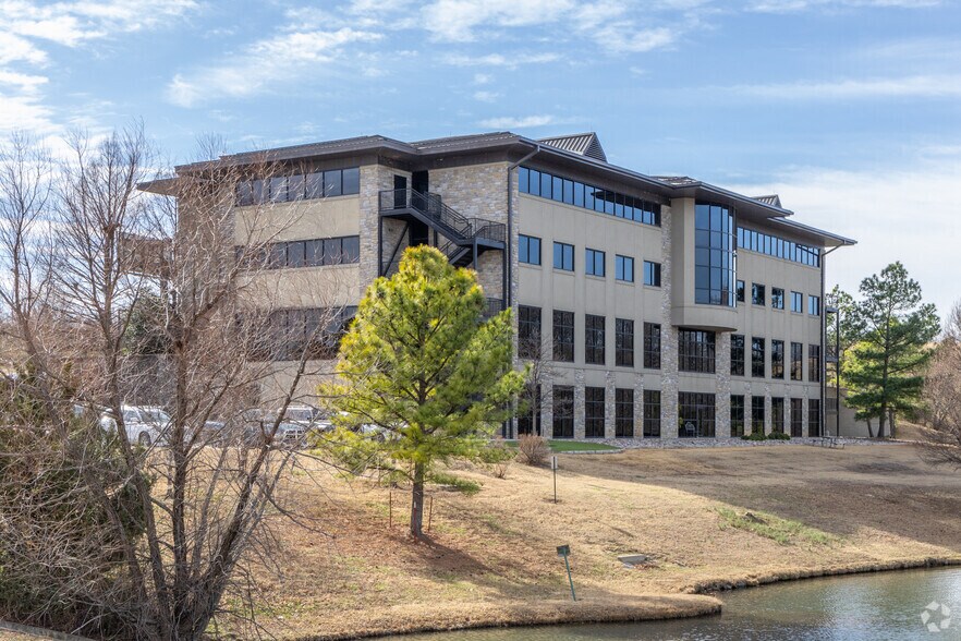More Photos Of 6802 S Olympia Ave, Tulsa Medical For Lease