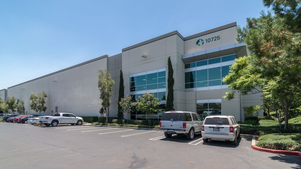 More Photos Of 10725 Sierra Ave, Fontana Manufacturing For Lease