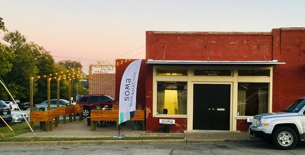 More Photos Of 201 E Main St, Waxahachie Office For Lease