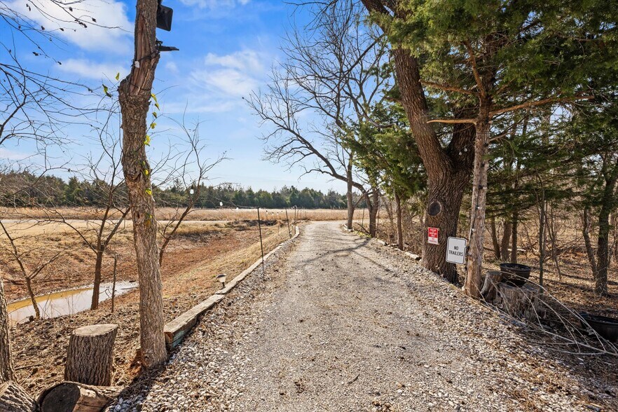 More Photos Of 18186 State Highway 74B, Washington Specialty For Sale