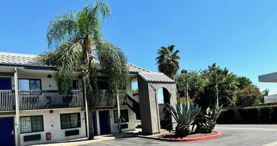 More Photos Of 2470 S Garey Ave, Pomona Hotel For Sale