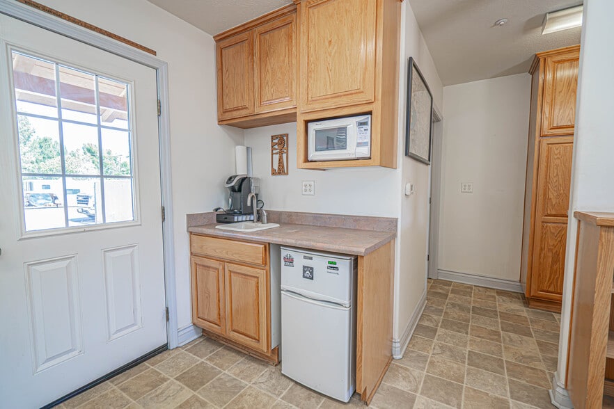 More Photos Of 33604 Agua Dulce Canyon Rd, Agua Dulce Freestanding For Sale