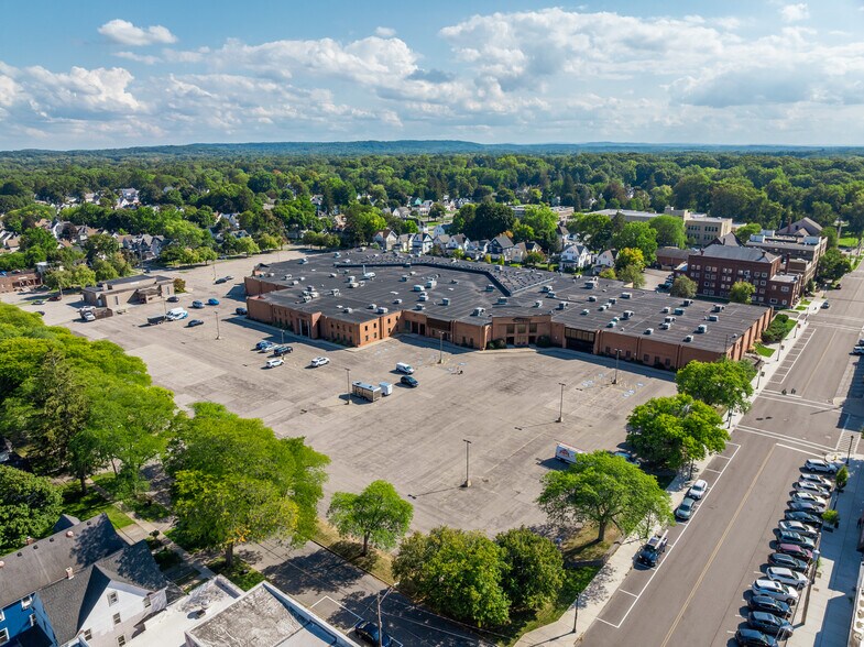 More Photos Of 300 Main St, East Rochester Medical For Lease