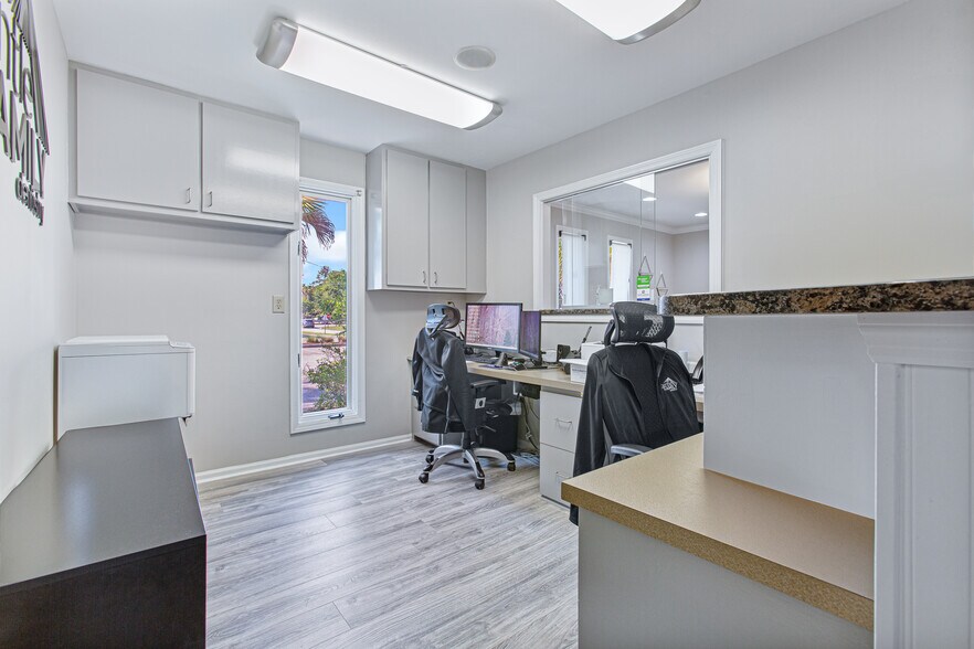 More Photos Of 924 Tall Pine Rd, Mount Pleasant Medical For Sale