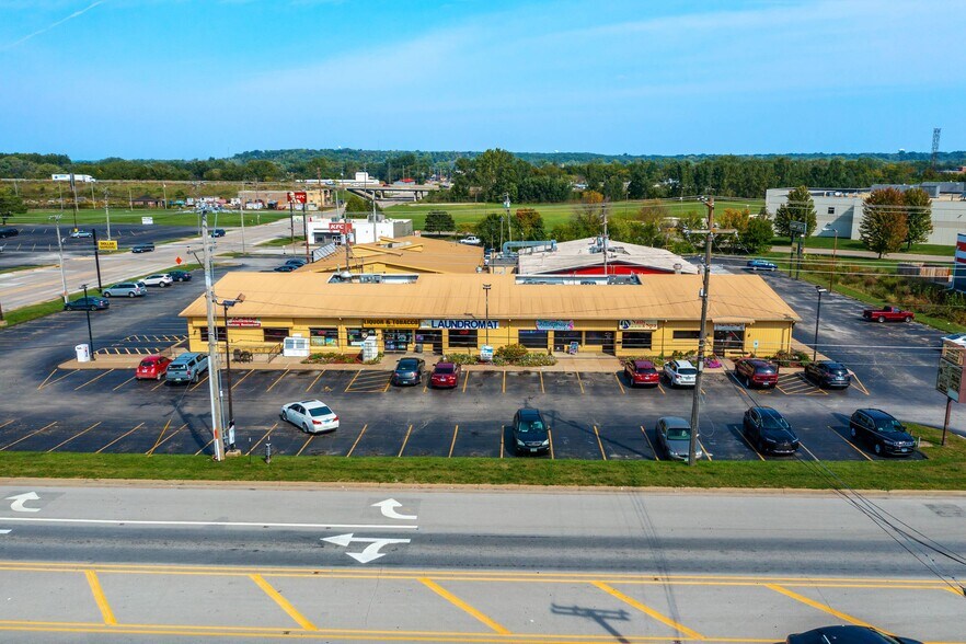 More Photos Of 305-315 W 10th Ave, Milan General Retail For Sale