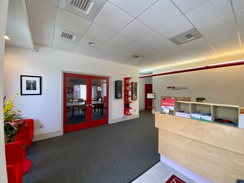 More Photos Of 2286 W 1st St, Fort Myers Office For Lease