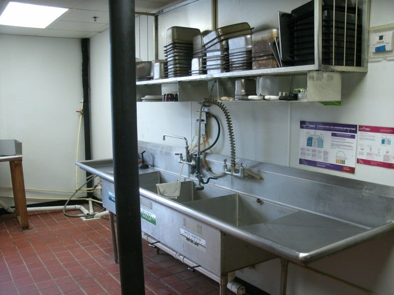 More Photos Of 331 W Forsyth St, Jacksonville Restaurant For Lease