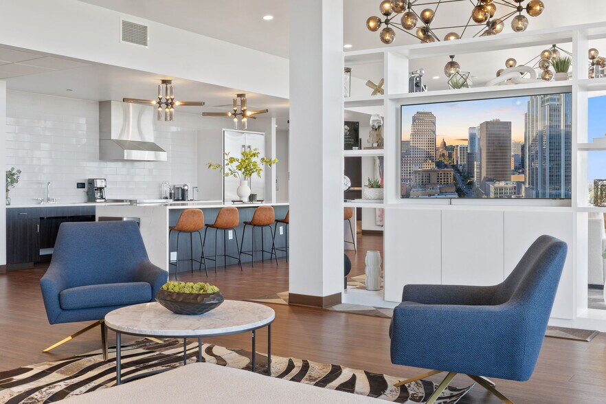 More Photos Of 4229 FM 620, Austin Showroom For Sale