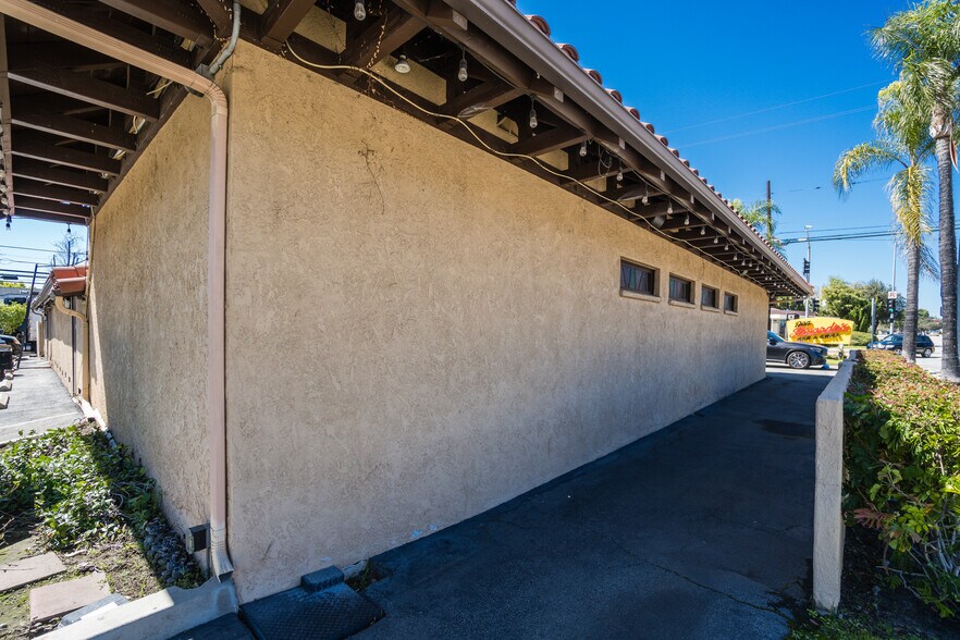 More Photos Of 200-222 E Foothill Blvd, Arcadia Storefront Retail Office For Sale