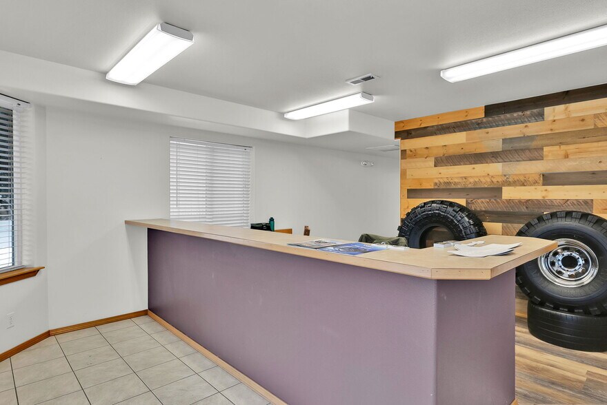 More Photos Of 11445 N Reed Rd, Hayden Warehouse For Sale