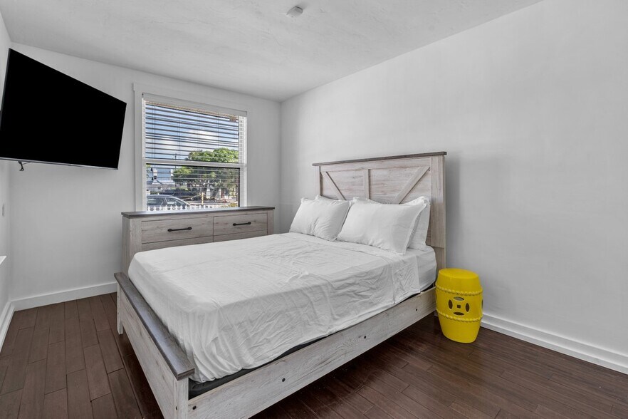 More Photos Of 126 NE 4th Ave, Delray Beach Apartments For Sale