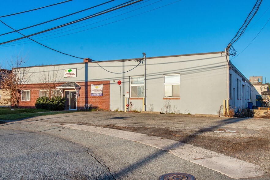 More Photos Of 95 Industrial St E, Clifton Warehouse For Sale