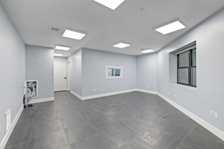 More Photos Of 1 N Madison Ave, Spring Valley Office For Lease